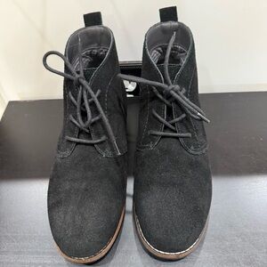 White Mountain Black Chukka Boots Suede Ankle-High, 7.5, UGC